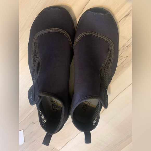 JBU Water Shoes size 8M. Blue. Super condition. - Picture 2 of 5